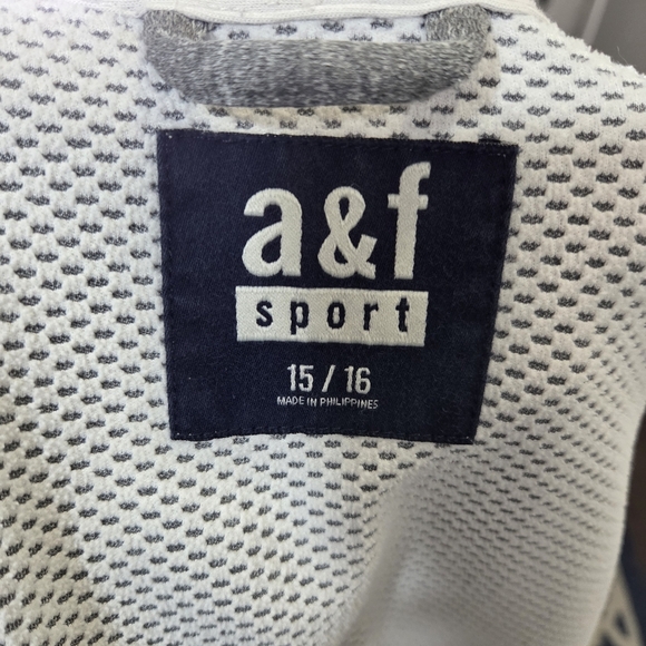 ⭐️Abercromie & Fitch Kids Grey Zip Hoodie Size 15/16 - Picture 6 of 7